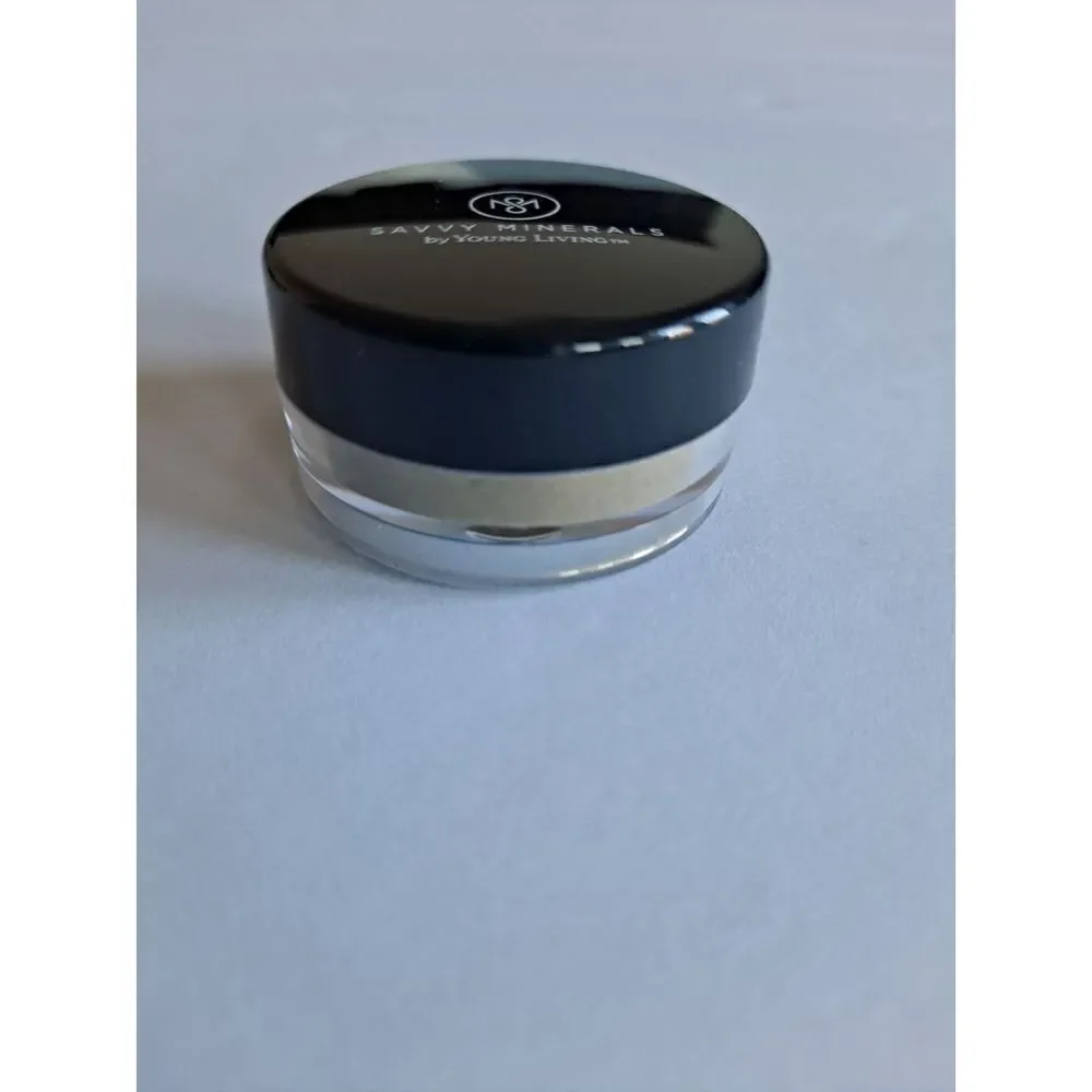 Savvy Minerals by Young‎ Living Eyeshadow